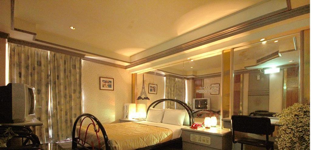 Broadway Hotel Тайчжун Экстерьер фото