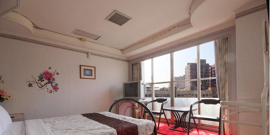 Broadway Hotel Тайчжун Экстерьер фото