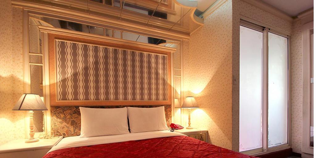 Broadway Hotel Тайчжун Экстерьер фото